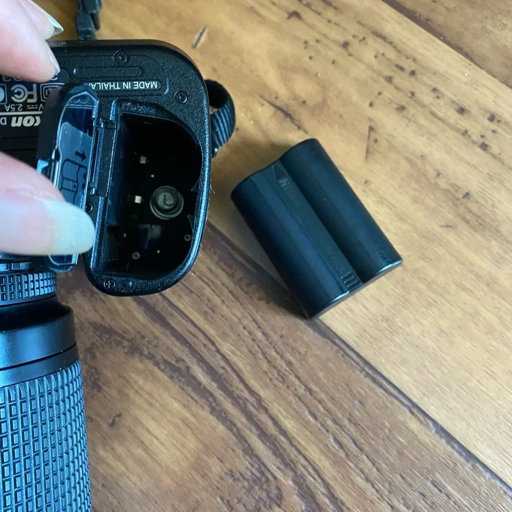 Nikon d50 selling